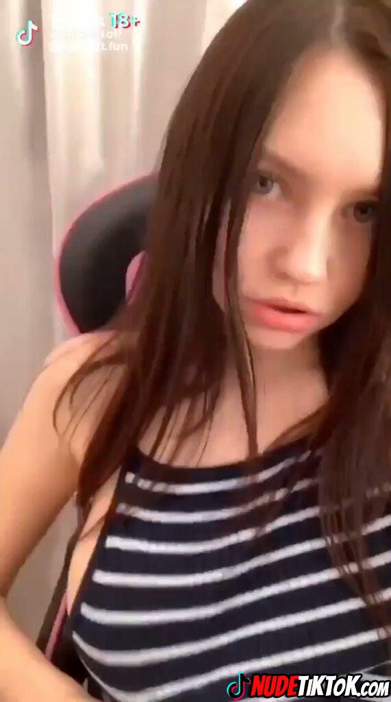 18 years old and such cute girl  #cutegirl #cuteteens #teens #tiktokteens #naked
