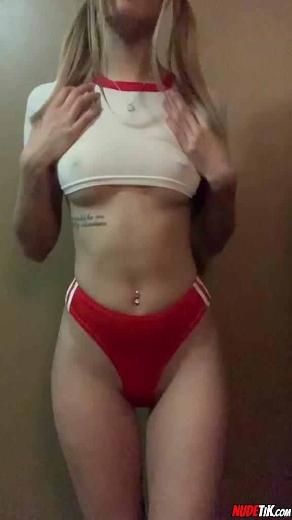 I’ll be your gym buddy! Horny College Girl