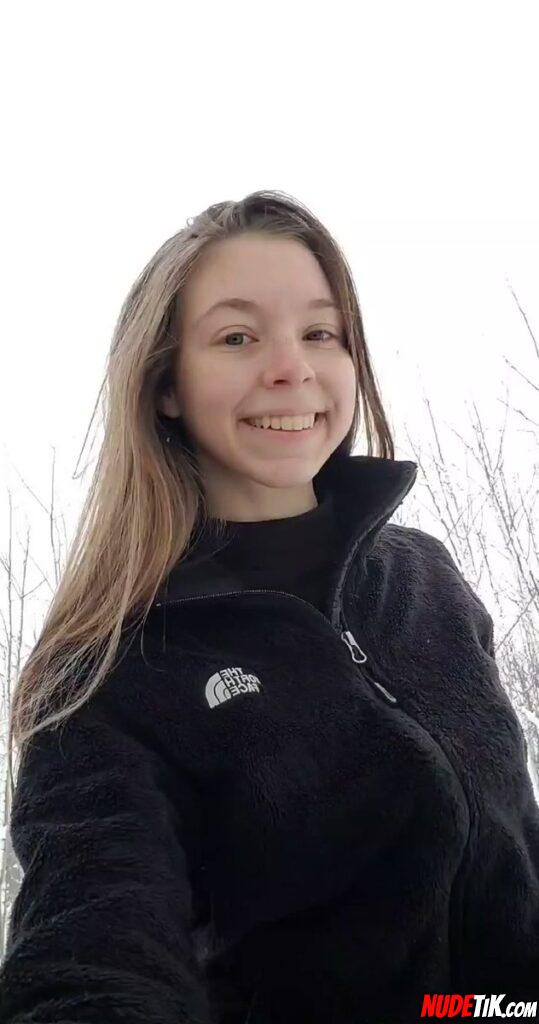 Tiny girl show tits from Russia