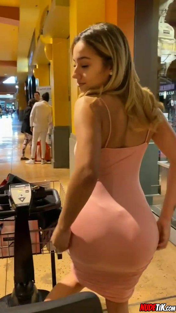 Nude Big ass in public