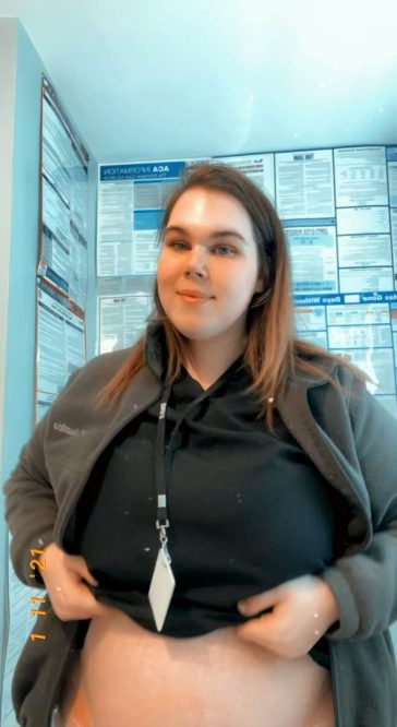 Amateur nerd girl pulled her tits