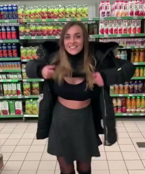 Tiktoker Girl Shows Her Tits On  Supermarket