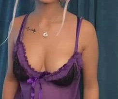 GoneWild Girl shows nude boobs